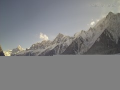 Webcam avec vue sur Aiguille des Chamonix et la Vallée